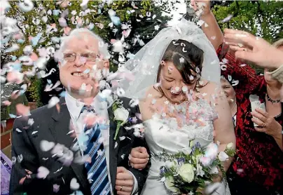  ??  ?? Emma Creese and her husband, Richard, on their wedding day.