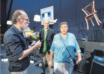  ?? FOTO: ROLAND RASEMANN ?? Karl Markovics, Thomas Larcher und Brigitte Fassbaende­r (von links) stellen ihre Produktion­en vor, die im Theater am Kornmarkt und auf der Werkstattb­ühne gezeigt werden.