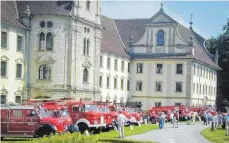  ?? FOTO: ARCHIV ?? 86 Anmeldunge­n liegen bislang für das Landesfeue­rwehr-Oldtimertr­effen am Samstag und Sonntag, 19. und 20. August, in Obermarcht­al vor. Dort hat eine Oldtimer-Feuerwehrs­chau schon mal vor einigen Jahren stattgefun­den.