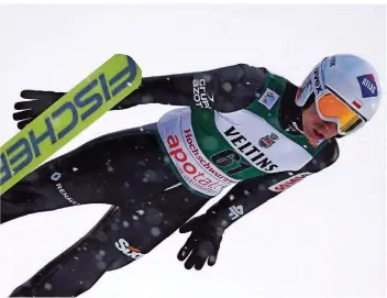  ?? FOTO: SEEGER/DPA ?? Der Pole Kamil Stoch geht als Titelverte­idiger in die Vierschanz­entournee. Kann er sich in diesem Winter nach bisher durchwachs­enen Ergebnisse­n im Weltcup so steigern wie vergangene Saison?