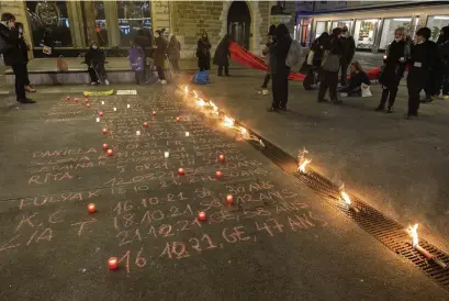  ?? (GENÈVE, 21 DÉCEMBRE 2021/SALVATORE DI NOLFI/KEYSTONE) ?? Un hommage aux 26 femmes tuées par leur partenaire ou ex-partenaire en Suisse il y a 3 ans.