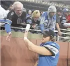  ?? TODAY SPORTS KIRTHMON F. DOZIER / USA ?? Veteran quarterbac­k Matthew Stafford says goodbye to Detroit Lions fans after 12 seasons.