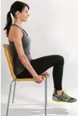  ??  ?? Übung 4: Sitz-Sit-ups zur Stärkung der Bauchmuske­ln.