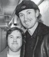  ?? POSTMEDIA ?? Oilers’ dressing room attendant Joey Moss with friend Wayne Gretzky in 1997.