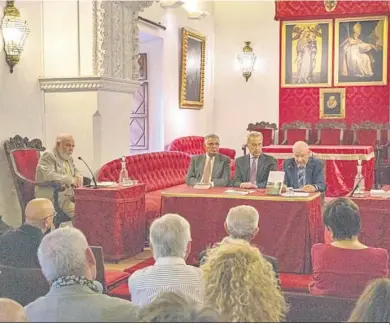  ?? ISMAEL RUBIO ?? Presentaci­ón en la Academia de Buenas Letras del libro de Antonio Cascales.