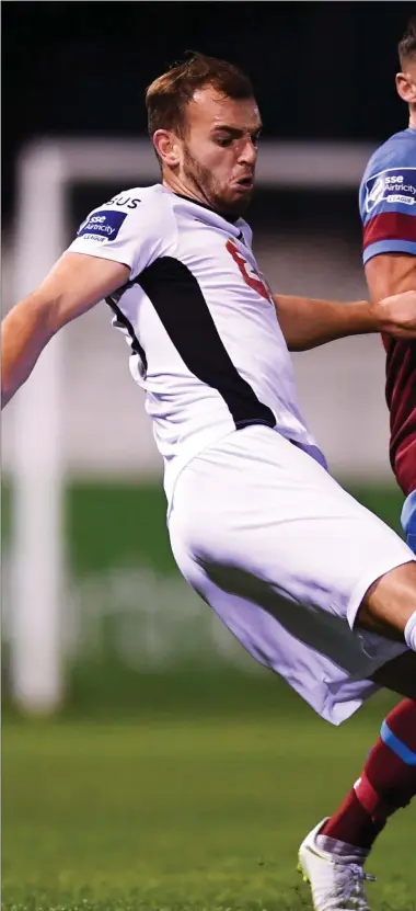  ?? Picture: Sportsfile ?? Dessie Hutchinson of Waterford in action against Chris Lyons during Friday’s FAI Cup clash.