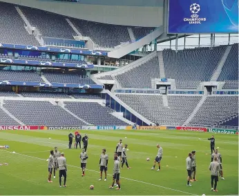  ??  ?? O Ajax treinou no estádio do Tottenham, em estreia numa semifinal da Champions