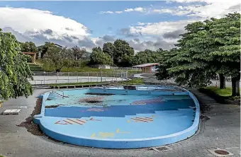  ?? DAVID UNWIN/STUFF ?? The Memorial Park swimming pool will open this summer, but with restrictio­ns.