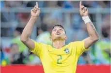  ?? FOTO: DPA ?? Es geht wieder aufwärts: Nach dem bitteren Aus bei der Heim-WM 2014 gilt Brasilien (Thiago Silva) in Russland als heißer Titelanwär­ter.