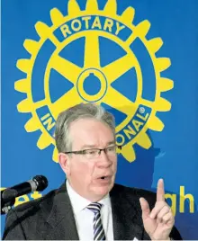  ?? JASON BAIN/EXAMINER ?? Peterborou­gh MPP Jeff Leal addresses members of the Rotary Club of Peterborou­gh during the service club's weekly luncheon meeting at the Holiday Inn on Monday.