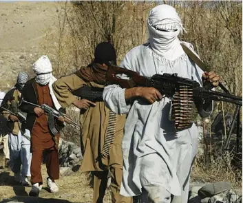  ?? DR ?? Extremista­s mantêm pressão contra as forças de defesa e segurança governamen­tais afegãs