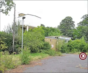  ??  ?? 2012 - The derelict entrance to the former infant school in Bybrook Road, Kennington