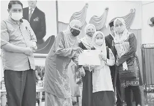 Back To School Ypm Sasar 44 400 Penerima Skim Bantuan Persekolahan Pressreader