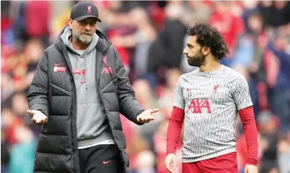  ?? Photograph: Mike Egerton/PA ?? The Liverpool manager, Jürgen Klopp, with Mohamed Salah, who is under contract until 2025.