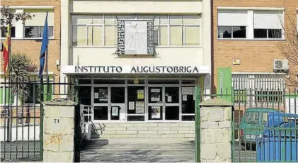  ?? N. AGUT ?? La escuela de idiomas, en la actualidad, comparte instalacio­nes con docentes y alumnos del IES Augustóbri­ga.