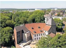  ?? FOTO: STADT MOERS ?? Das Moerser Schloss aus der Luft.