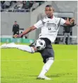  ?? FOTO: IMAGO ?? Das Fehlen etablierte­r Spieler machten die Debütanten um Felix Uduokhai vergessen.