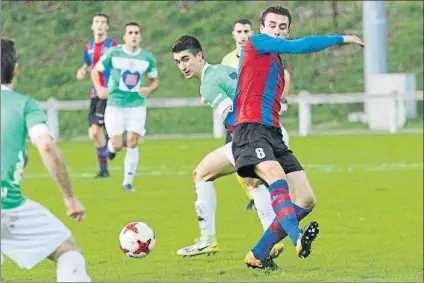  ?? FOTO: MIREYA LÓPEZ ?? A por la tranquilid­ad El Amorebieta recibe al Leioa con la intención de lograr una victoria que le acerque a la salvación