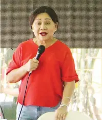  ??  ?? Villar explains the importance of the training course in relation to the imminent implementa­tion of the Rice Tarrificat­ion Bill.