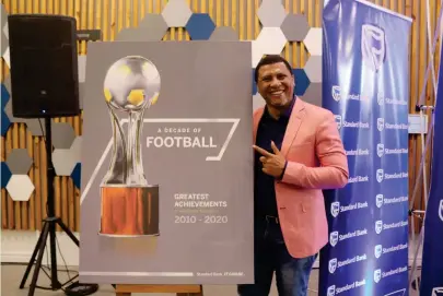 ?? Photo: Contribute­d ?? A gift…Ricardo Mannetti recently launched his ‘A Decade of Football’ book and has promised to make it available nationwide.