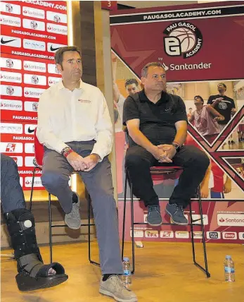  ?? // JAVI FERRÁNDIZ ?? Pau Gasol, en la presentaci­ón de su campus de verano, en la sede del Banco Santander, en Barcelona