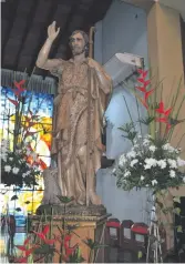  ??  ?? Imagen de San Juan Bautista, protector espiritual de la comunidad católica.