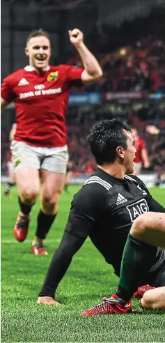  ?? SPORTSFILE ?? Man for the big occasion: Sweetnam (main) scores for Munster against the Maori All Blacks at Thomond Park and (left) in action for Cork hurlers in the 2012 All-Ireland semi-final at Croke Park