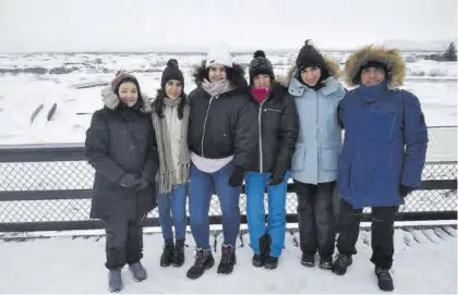  ?? CÓRDOBA ?? Los intercambi­os han sido parte clave en la historia del centro. En la imagen, un grupo de alumnas en Islandia.