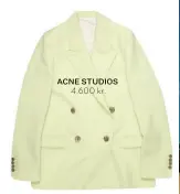  ??  ?? 4.600 kr. ACNE STUDIOS