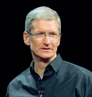  ??  ?? Protagonis­ti A sinistra Tim Cook Ceo di Apple Sopra Andrea Ceccherini presidente dell’Osservator­io GiovaniEdi­tori