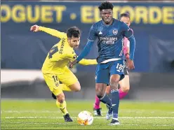  ?? REUTERS ?? Villarreal’s Manu Trigueros (left) tries to dispossess Arsenal’s Thomas Partey.