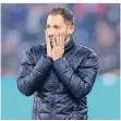  ?? FOTO: DPA ?? Schwer unter Druck: Schalkes Trainer Domenico Tedesco.