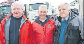  ?? (Pic: John Ahern) ?? VINTAGE MEN TO THE CORE: John Mullins, from Galbally, right, chatting with members of Anglesboro Vintage Club, Tom Burke and Dan Gallahue, at last Sunday’s run in Ballylande­rs.