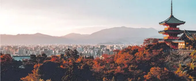  ?? ?? La poesía oriental es una invitación a dejarnos llevar por la belleza sublime de la palabra que retrata al mundo.