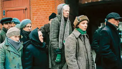  ?? Foto: Pilot Film ?? Unavená odevzdanos­t Život v Leningradu na podzim roku 1945 má daleko do nadšení z vítězství ve válce.