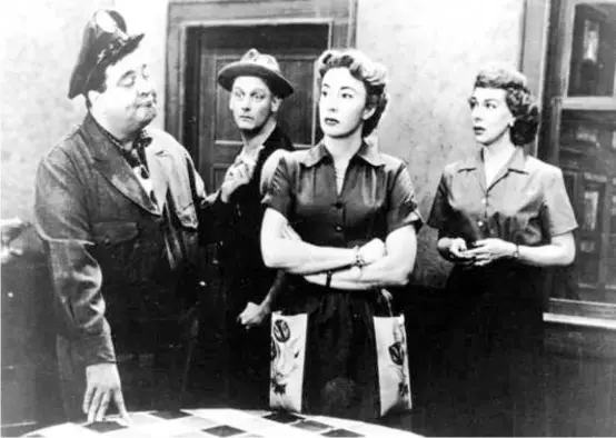  ?? ASSOCIATED PRESS/FILE ?? Ms. Randolph (right) is seen with Jackie Gleason, Art Carney, and Audrey Meadows on the set of “The Honeymoone­rs.”