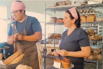  ?? CORTESÍA ARTESANO DE LOS SENTIDOS ?? Gloriana Cavallini y Julio Gálvez fundaron Artesano de los Sentidos en 2016.