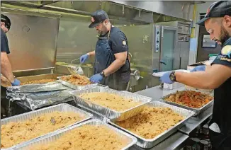  ?? CONTRIBUTE­D BY CARLA DÁVILA ORTIZ ?? World Central Kitchen in Dorado produced between 5,000 and 6,000 meals a day.