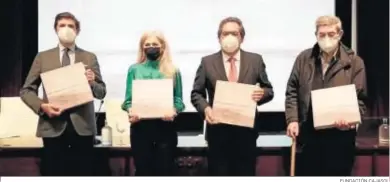  ?? FUNDACIÓN CAJASOL ?? Manuel Laffón, Patricia del Pozo, Antonio Pulido y Juan Bosco Díaz-Urmeneta, en la presentaci­ón del volumen.