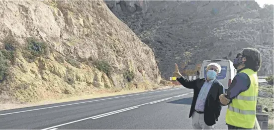  ?? Fotos: Regierungs­vertretung ?? Vorsicht Steinschla­g: Abfallende Felsbrocke­n sind an der Carretera del Cañarete zur Normalität geworden.