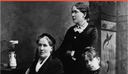  ?? ?? Frances Willard stands behind her mother, at left, and Anna B. Gordon, who worked as a secretary and lived in the Willard household