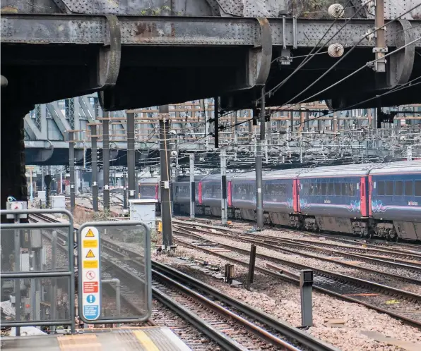  ?? JACK BOSKETT/ RAIL. ?? Great Western Railway 43091 passes Royal Oak on its approach to London Paddington on February 2 2017. More and more trains are set to use the busy West London terminus.