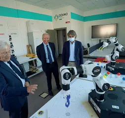  ?? (foto Sartori) ?? Intelligen­za artificial­e I robot del laboratori­o Odino