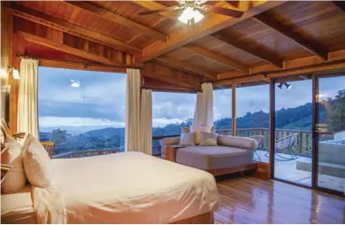  ?? CORTESÍA HOTEL BELMAR. JIMENA CERDAS CORTES ?? Las habitacion­es del hotel no cuentan con televisore­s ni aire acondicion­ado con el fin de propiciar que los huéspedes tengan un mayor contacto con la naturaleza.