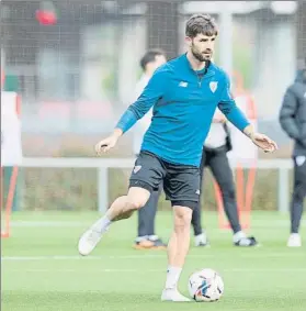  ?? FOTO: JUAN FLOR ?? Yeray Álvarez mostró su optimismo por la apuesta de Marcelino por los jóvenes