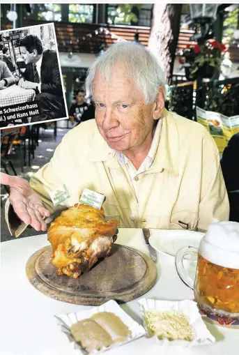  ??  ?? Schweizerh­aus im Holt (re.) 1968 und Hans Lodynski Hörbiger (li.) mit Paul Schweizerh­ausKlassik­er für Peter Lodynski: Stelze und ein Krügerl Bier. Rechts: Im größten Biergarten Wiens gibt es 1400 Sitzplätze unter schattensp­endenden Nuss- und...