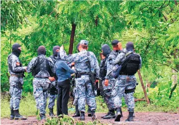  ??  ?? Depuración. Carlos Ábrego, jefe de la Policía de San Miguel, calificó de positivo que se denuncien casos en contra de agentes, pues así se depura a los malos elementos, pero siempre luego de una investigac­ión.