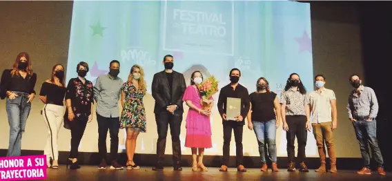  ?? Suministra­da ?? Esta edición del Festival de Teatro Puertorriq­ueño e Internacio­nal se dedicará a la dramaturga Belén Ríos, flanqueda por el director ejecutivo del ICP y varios actores y actrices que integran las obras.