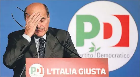  ?? TONY GENTILE / REUTERS ?? “No hem guanyat”. Pier Luigi Bersani, en una conferènci­a de premsa ahir a la tarda a Roma en què va expressar amargor perquè la seva aparent victòria electoral no li permet governar