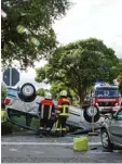  ?? Foto: Heinz Reiß ?? Bei dem Unfall auf der B16 überschlug sich ein Auto.